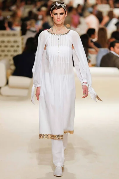 Look 75